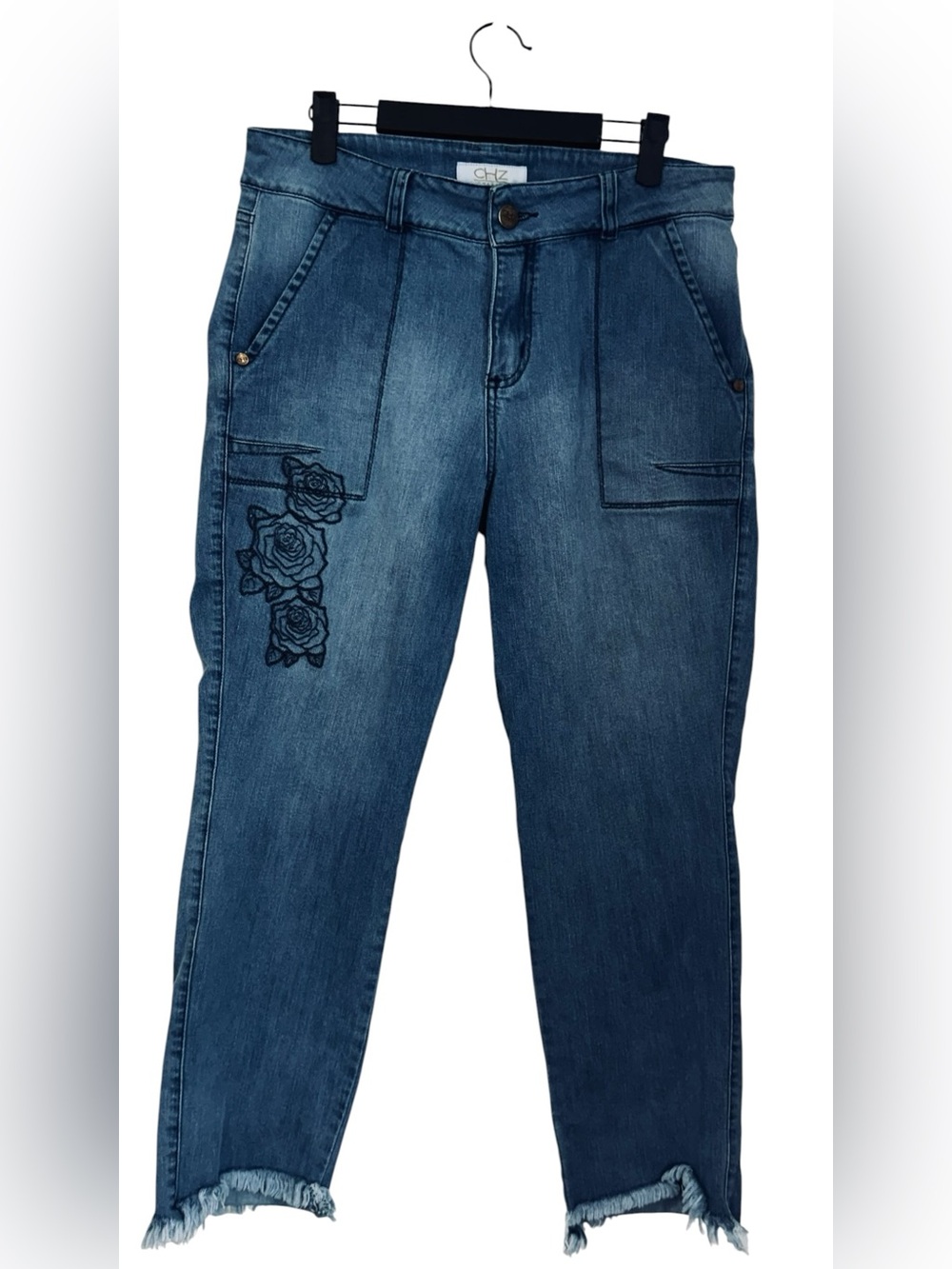 CHZ Chazari Embroidered Rose Raw Hem Cropped Jeans - Blue - Picture 2 of 10